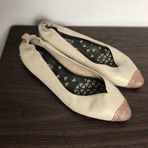 Seecaas leather flats